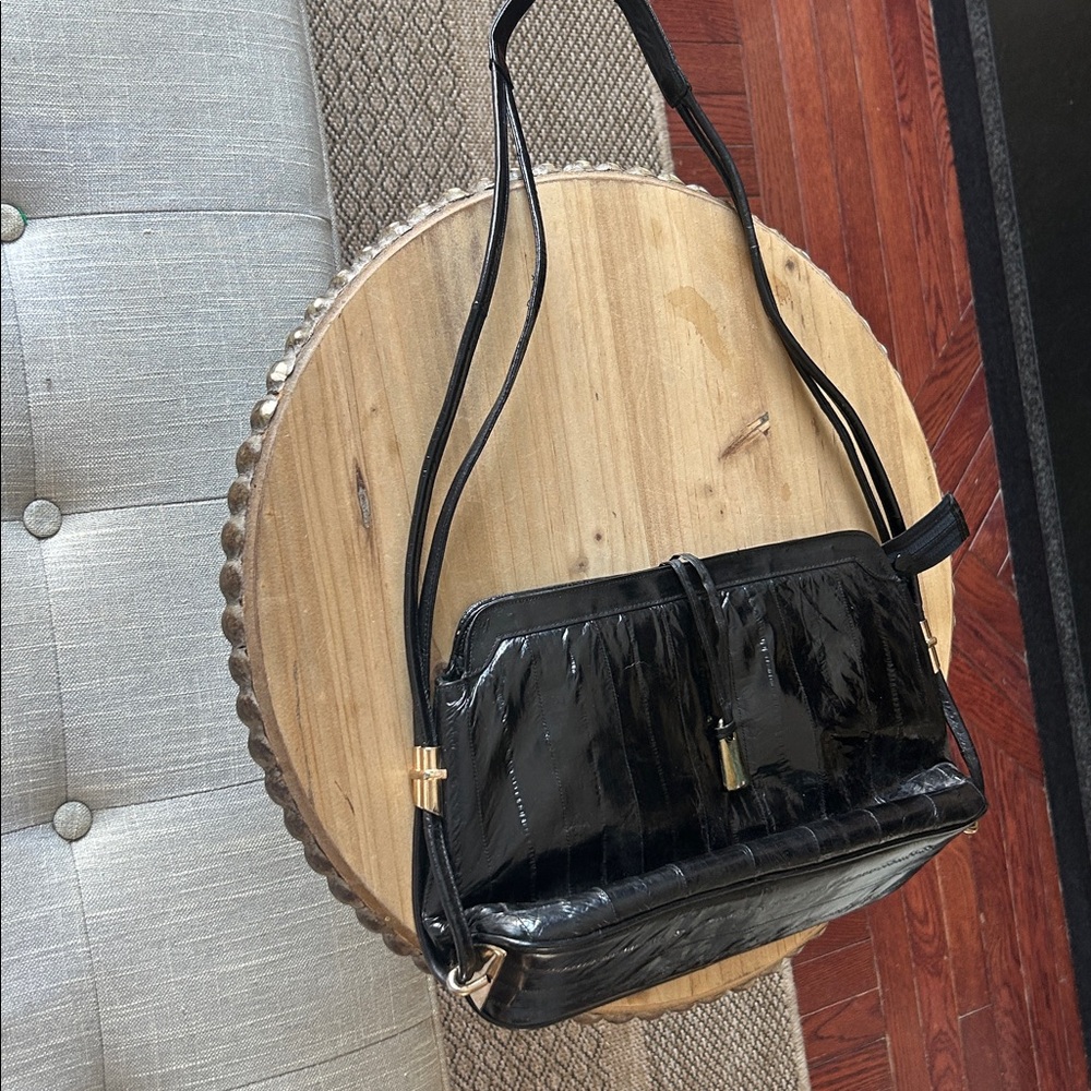Non Signe Vintage Genuine Eel Skin Shoulder Bag Metal Hardware